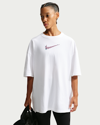 Nike Women's Oversized Short-Sleeve T-Shirt. Nike.com